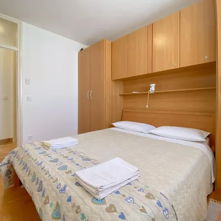 Vesna S Novigrad Istria